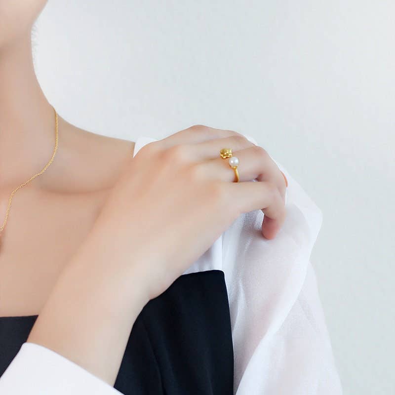Cute Gold Cat Stackable Ring in 925 Sterling Silver, Pearl: Gold